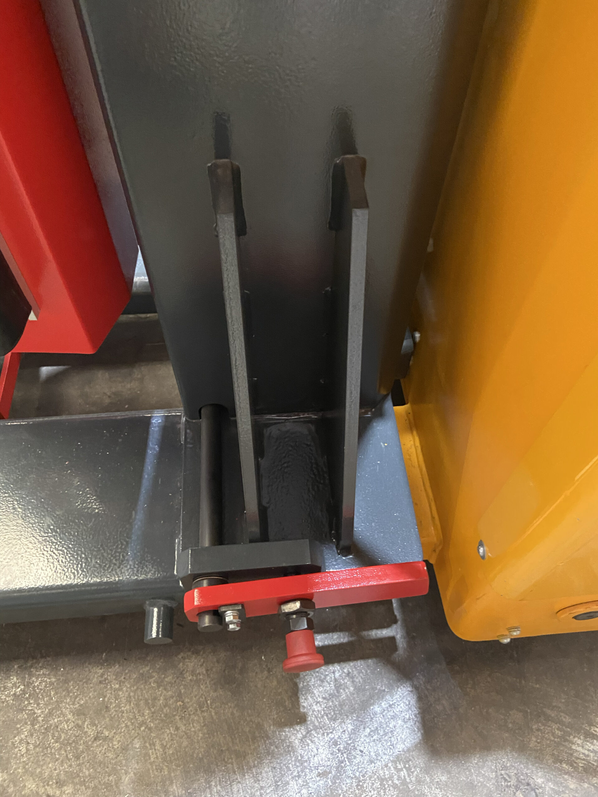 detalle del freno y la columna de la enfardadora i800e